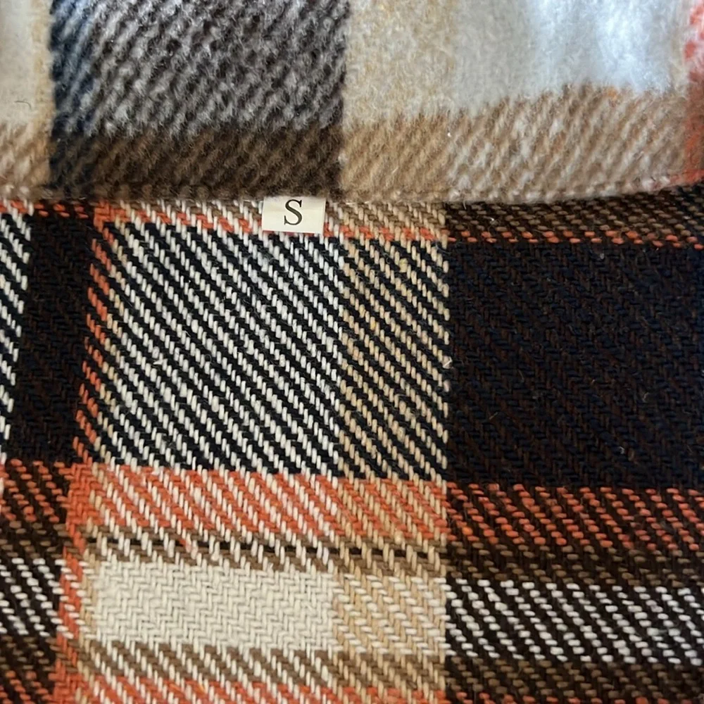 Women’s Plaid Shacket - Picture 4 of 7